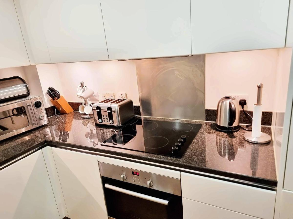 Your Riverside Home 2 With Private Balcony London Eksteriør billede