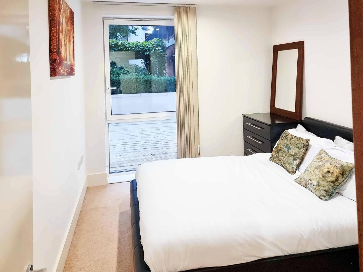 Your Riverside Home 2 With Private Balcony London Eksteriør billede