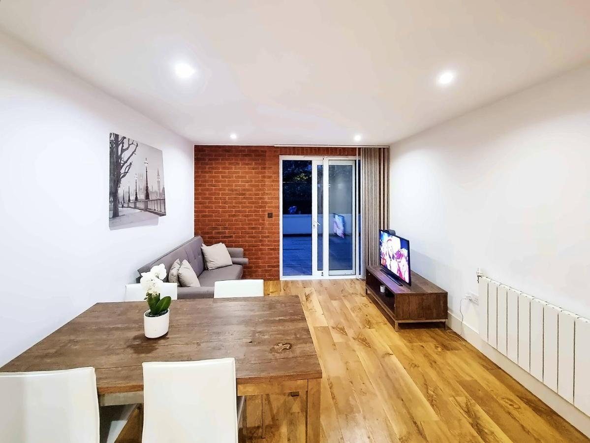 Your Riverside Home 2 With Private Balcony London Eksteriør billede