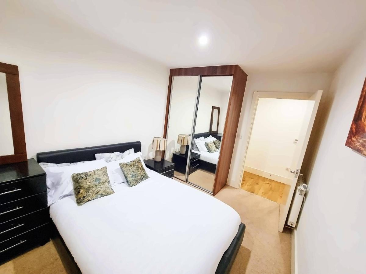 Your Riverside Home 2 With Private Balcony London Eksteriør billede